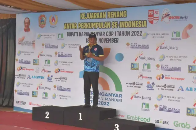 Bupati Juliyatmono memberi sambutan pada Kejuaraan Renang Bupati Karanganyar Cup I 2022.